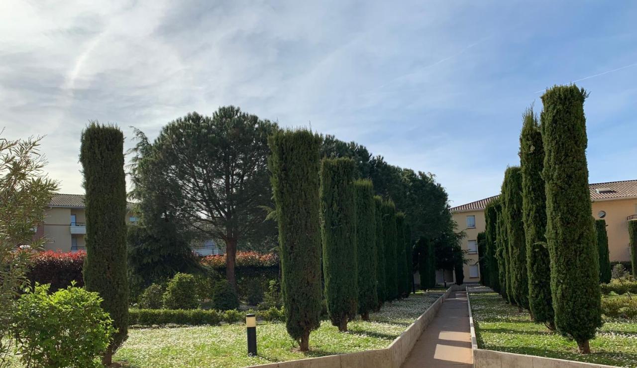 Grand Noble - Blagnac Apartment Bagian luar foto